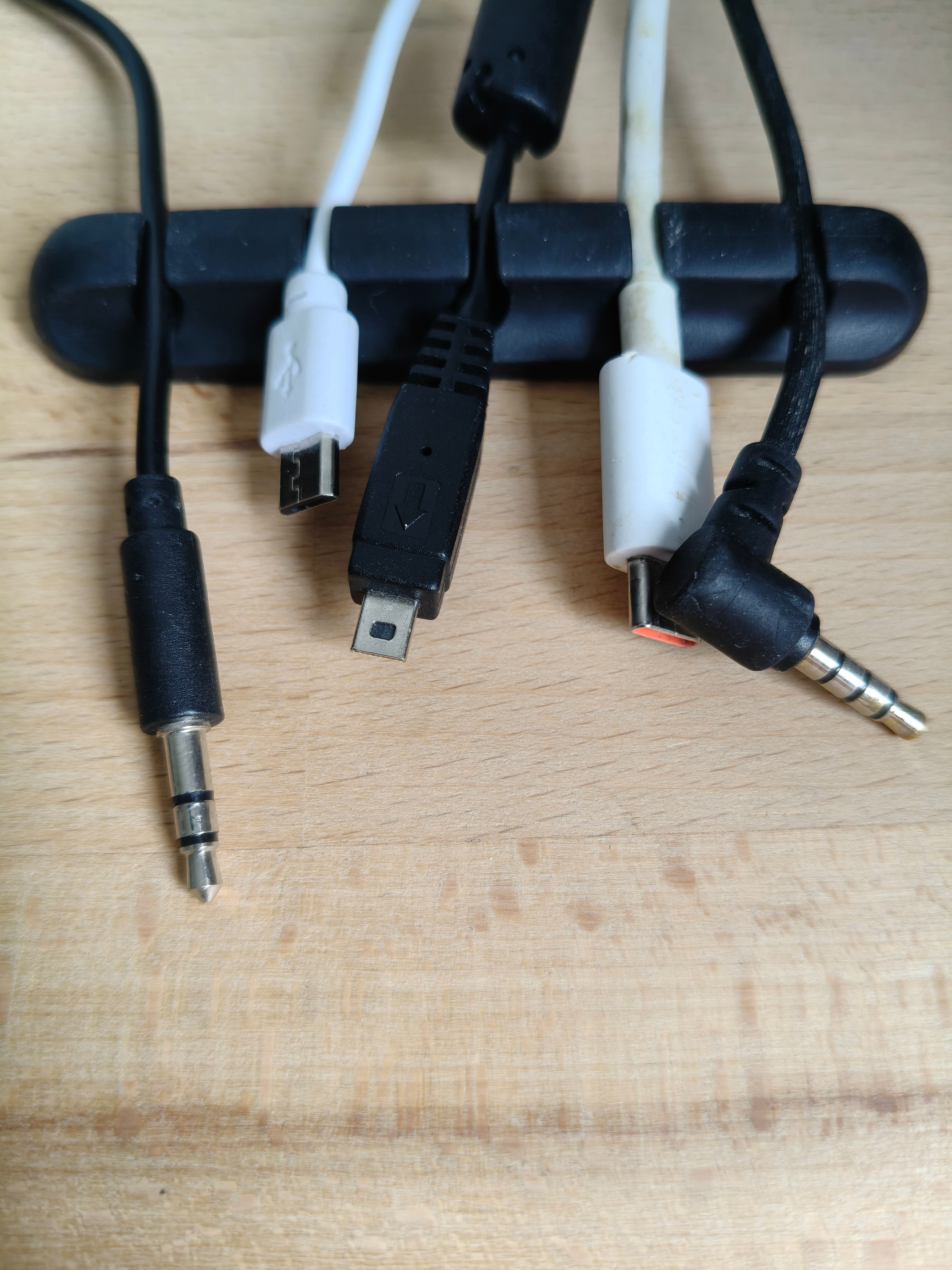 DeskEase Cable Organizer Set